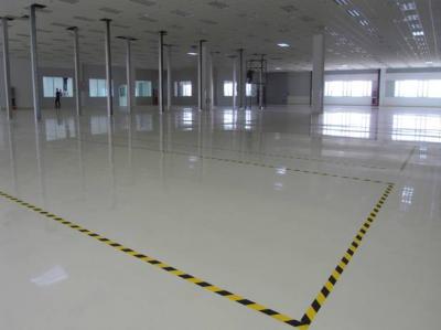 環(huán)氧地坪地下停車場(chǎng)的施工現(xiàn)場(chǎng)